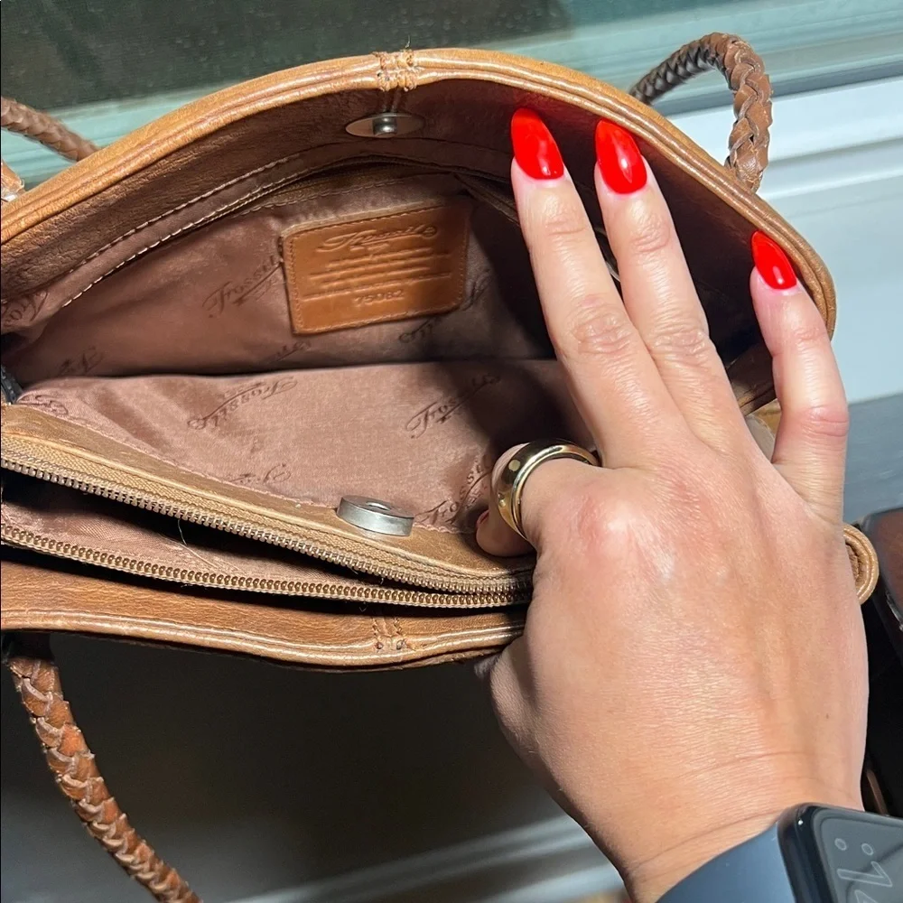 Elegant Genuine Leather Fossil Shoulder Bag - Picture 8 of 10